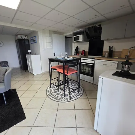 : Cosy Avec Place De Parking Et Piscine Pres Des Thermes Шатель-Гийон