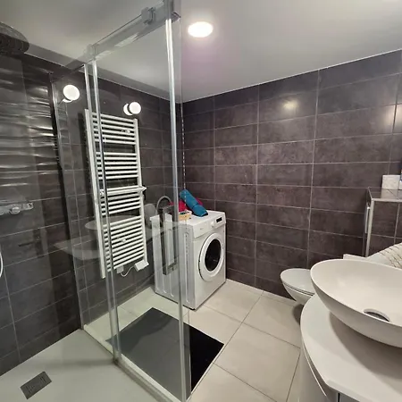 : Cosy Avec Place De Parking Et Piscine Pres Des Thermes Шатель-Гийон