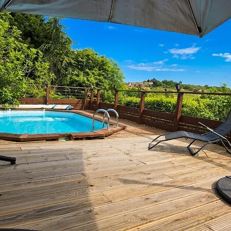 Апартаменты : Cosy Avec Place De Parking Et Piscine Pres Des Thermes