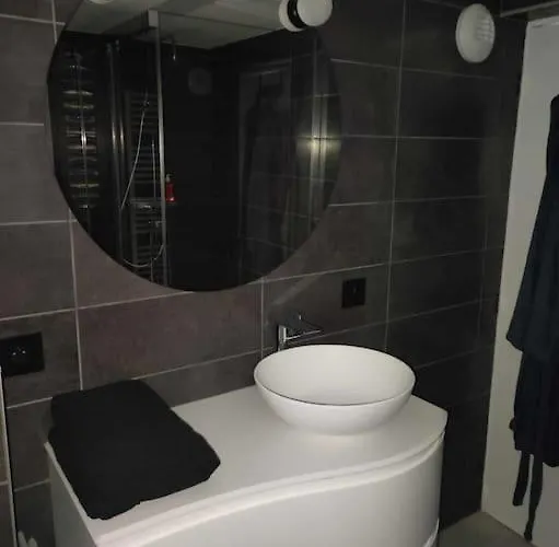 Logis Hippolyte Apartment *